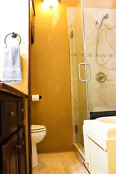 Casa Tianna Guest Apartments 킹스톤
