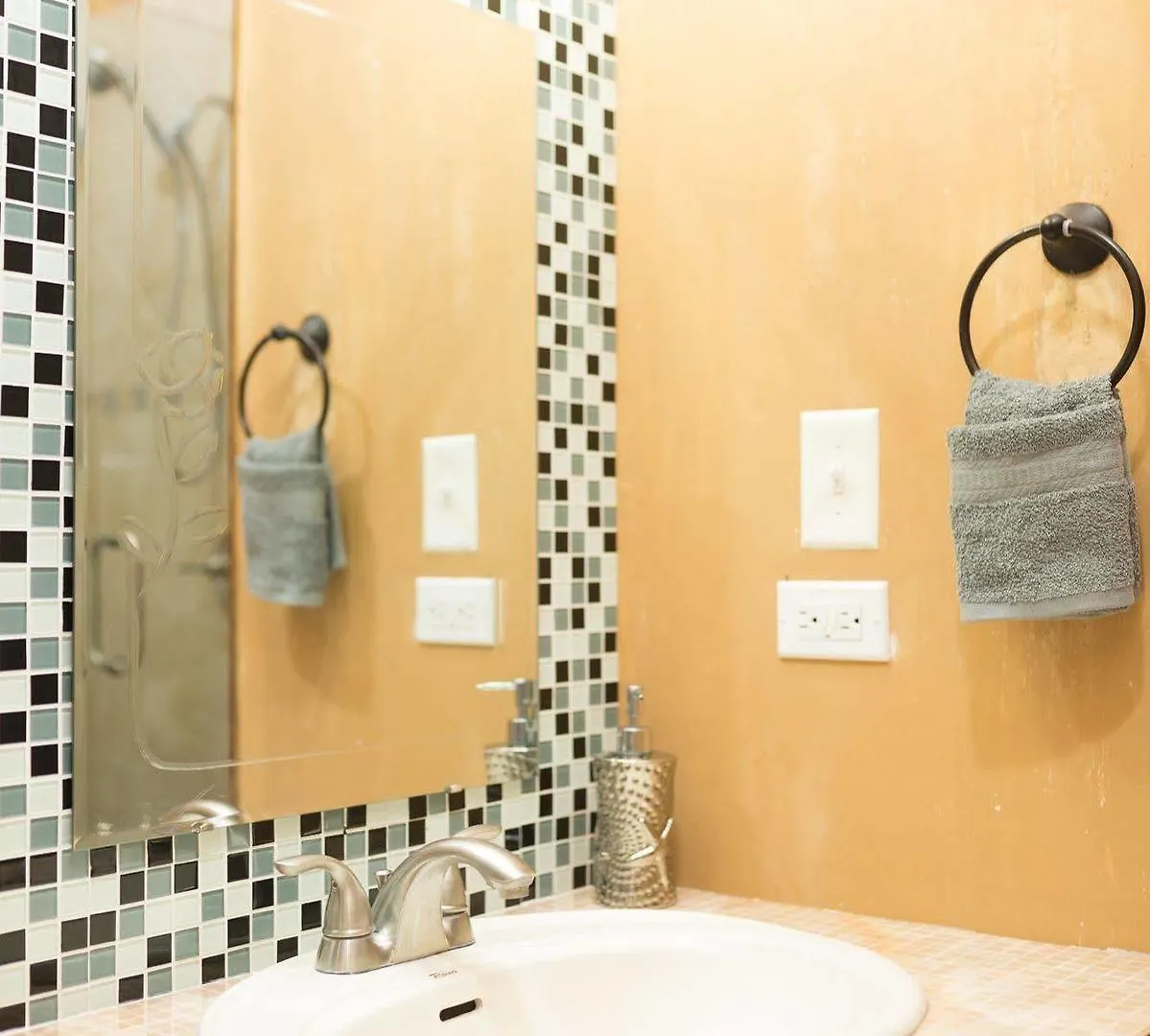 Casa Tianna Guest Apartments 킹스톤