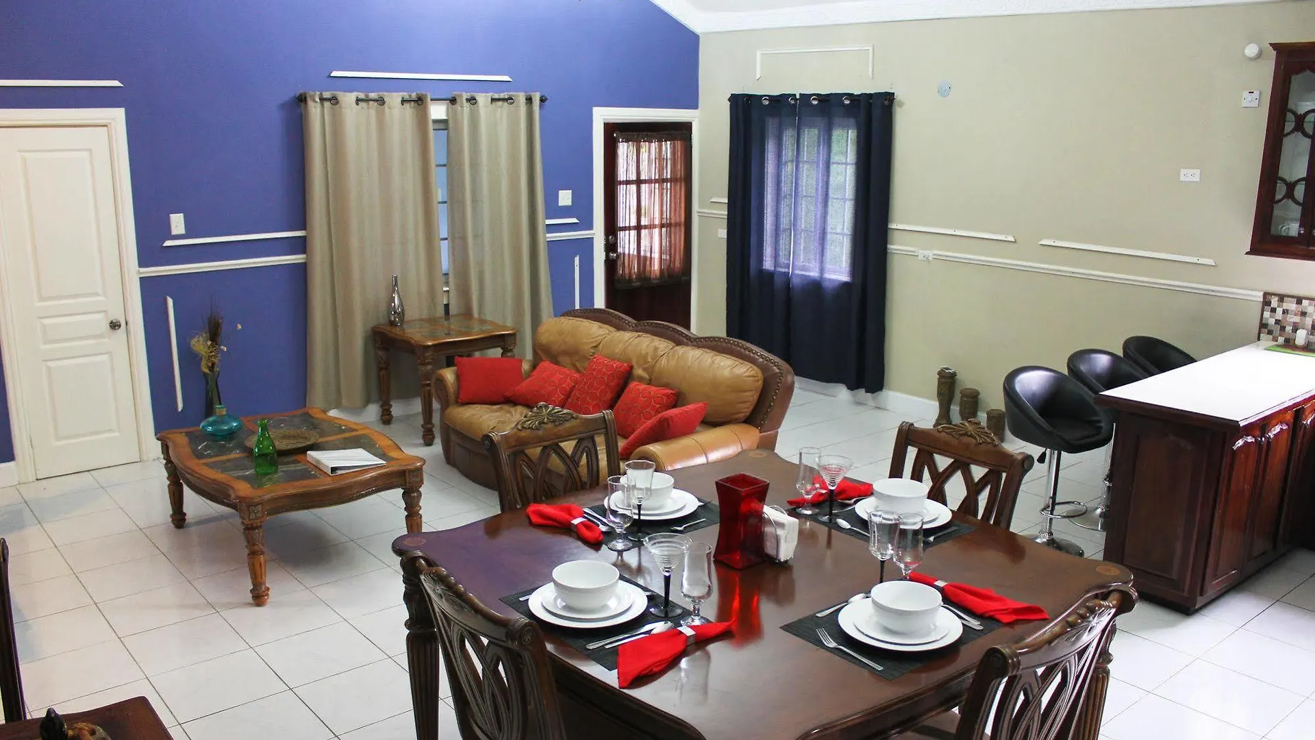 Casa Tianna Guest Apartments Kingston