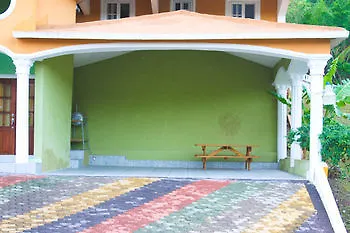 Casa Tianna Guest Apartments Kingston