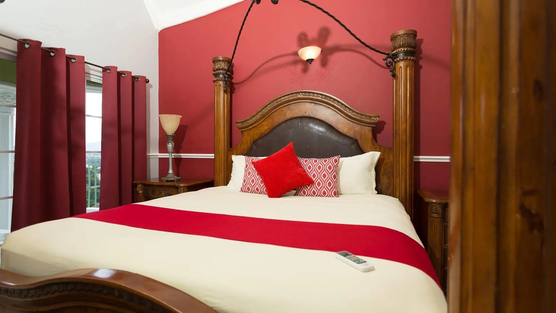 Casa Tianna Guest Apartments Kingston